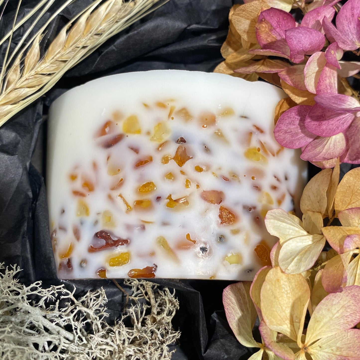 Dāvanu komplekts: dzintara sojas svece ar Citronzāles aromātu