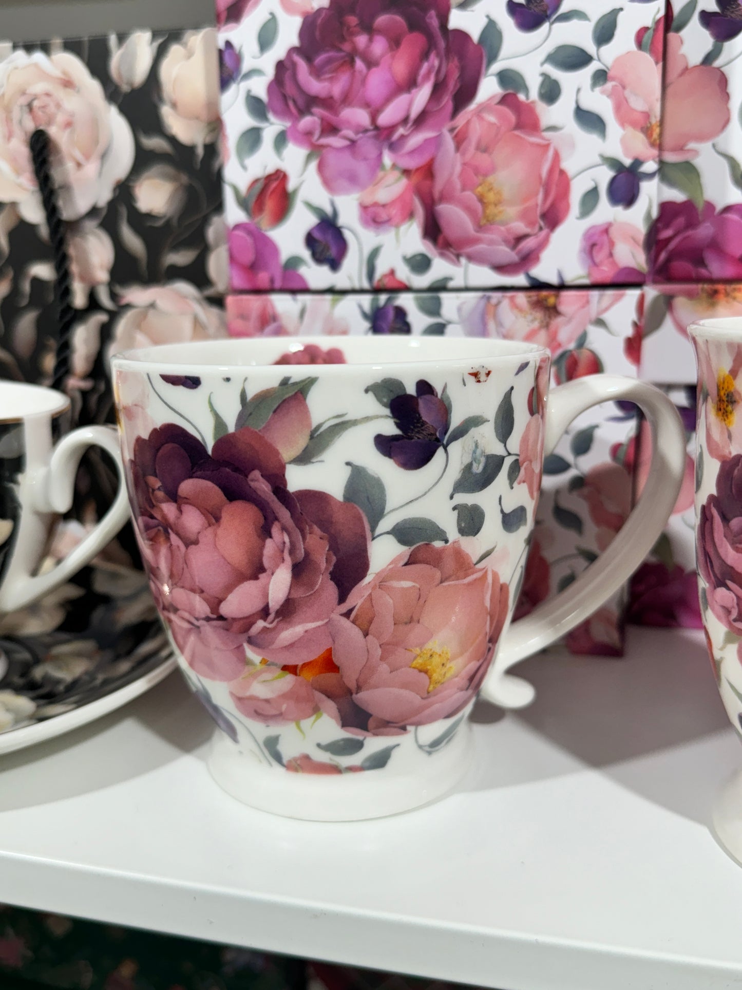 Porcelāna tējas krūze ar angļu rozēm, 510ml