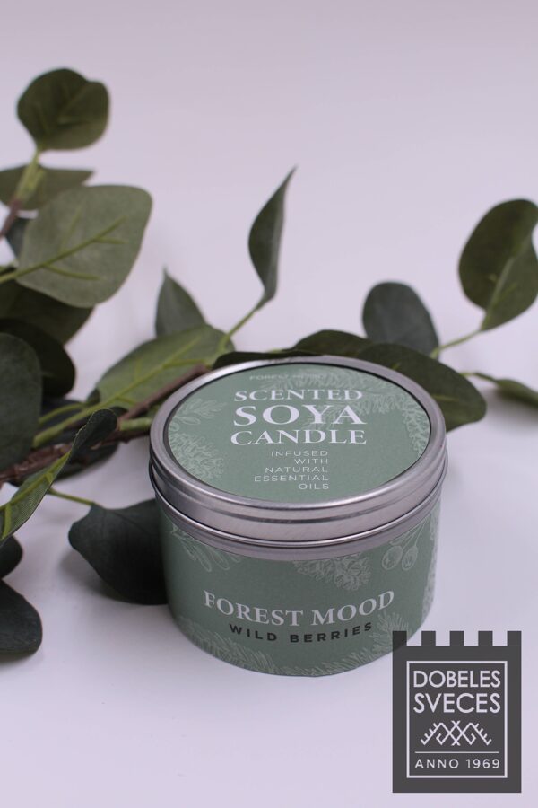 "FOREST MOOD" soy candle in a metal container with the aroma "Wild berries"